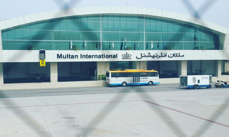 ملتان: ائرپورٹ عملے نے ایمانداری کی اعلیٰ مثال قائم کر دی