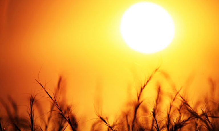 سورج کا رنگ کیسا ہے؟