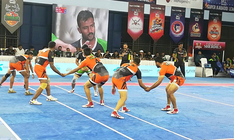 سپر کبڈی لیگ کے تیسرے روز پشاور، کراچی اور گوادر فاتح | urduhumnews.wpengine.com