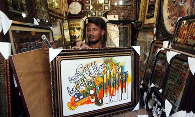 کراچی کی فریم مارکیٹ: گاہکوں میں آج بھی مقبول