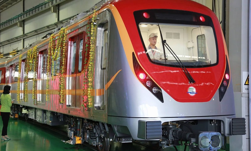 اورنج لائن ٹرین کے اسٹیشنز پر کمرشل شوٹ کرنے کیلئے فیس ادا کرنا ہوگی