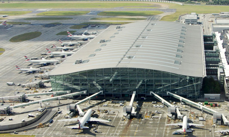 ہیتھرو ایئرپورٹ : سیکیورٹی نے پاکستانی نژاد مسافر کو حراست میں لے لیا برطانیہ، بارش اور گرج چمک کی وارننگ جاری، درجنوں پروازیں منسوخ