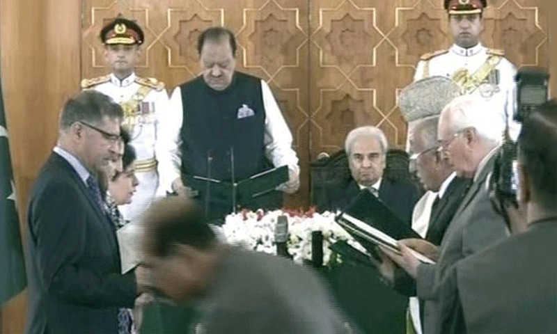 نگراں وفاقی کابینہ نے حلف اٹھا لیا | urduhumnews.wpengine.com