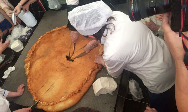 روس میں فٹبال شائقین کے لیے روایتی ڈش ’پیری میچ‘ کی تیاری | urduhumnews.wpengine.com