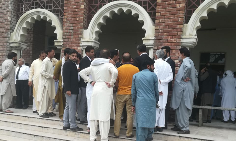 کیپٹن صفدر کی گرفتاری میں رکاوٹ، چار مقدمات کا فیصلہ محفوظ | urduhumnews.wpengine.com