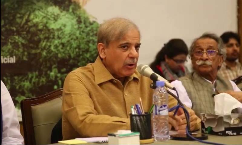 شہباز شریف نے کارکنان کو ایئرپورٹ آنے سے روک دیا: نوافل اور دعاؤں کی درخواست