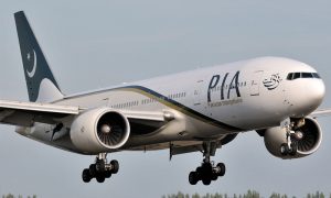 پائلٹ کی کمال مہارت ، پی آئی اے کا طیارہ حادثے سے بچ گیا