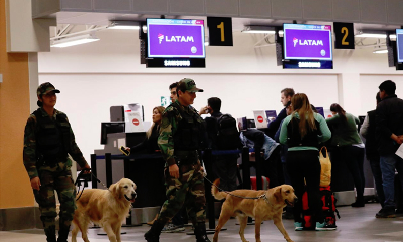 چلی میں بم کی اطلاع ملنے پر نو جہاز گراؤنڈ چلی میں بم کی اطلاع ملنے پر نو جہاز گراؤنڈ | urduhumnews.wpengine.com