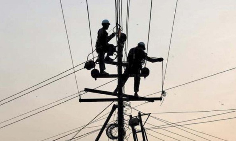 کراچی: نیشل گرڈ لائن ٹرپ، 40 فیصد شہر بجلی سے محروم