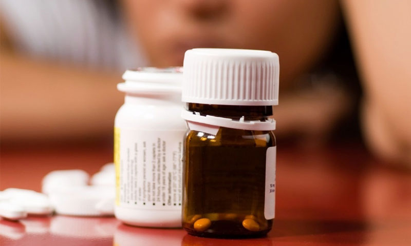 وفاقی حکومت کا دوا ساز کمپنیوں کے خلاف سخت ایکشن لینے کا فیصلہ وفاقی حکومت کا دوا ساز کمپنیوں کے خلاف سخت ایکشن لینے کا فیصلہ