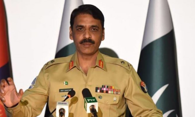 شائقین کی فوجی کیپ پہن کر فائنل دیکھنے کی خواہش، ڈی جی آئی ایس پی آر کا ردعمل | ہم نیوز