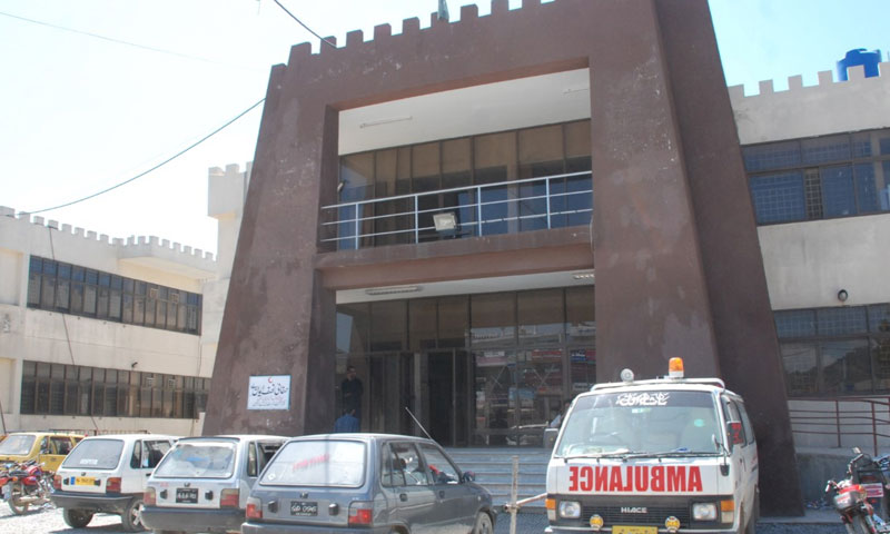 مانسہرہ: جھنڈے کا پول بجلی کی تار سے ٹکرانے پر ٹیچر اور 3 طلبہ جاں بحق | urduhumnews.wpengine.com