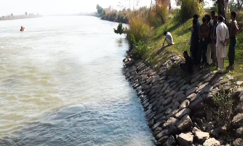 ڈیرہ اسماعیل خان: رکشہ نہر میں گرنے سے 19 افراد جاں بحق ڈیرہ اسماعیل خان: رکشہ نہر میں گرنے سے 19 افراد جاں بحق