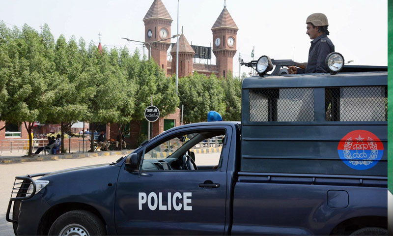 کانسٹیبل کا محکمہ پولیس کو منفرد انداز میں دھوکہ 