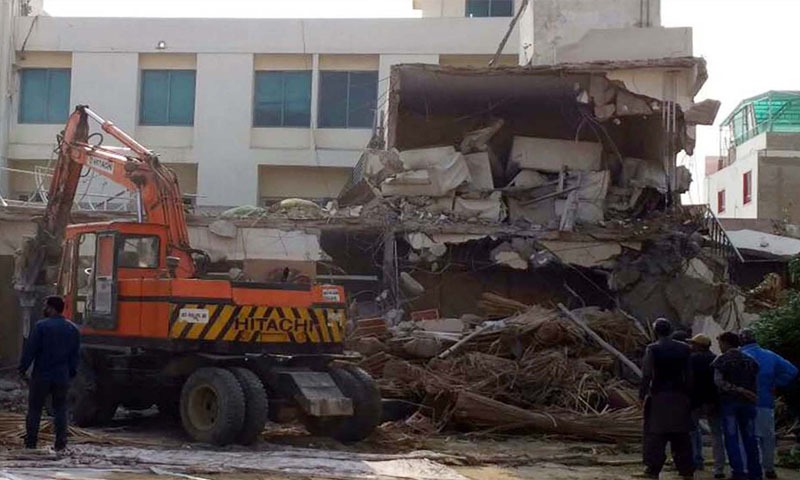 کراچی: تجاوزات کے خلاف آپریشن میں مزاحمت سے کے ڈی اے آفیسر زخمی|urdurevamp.wpenginepowered.com