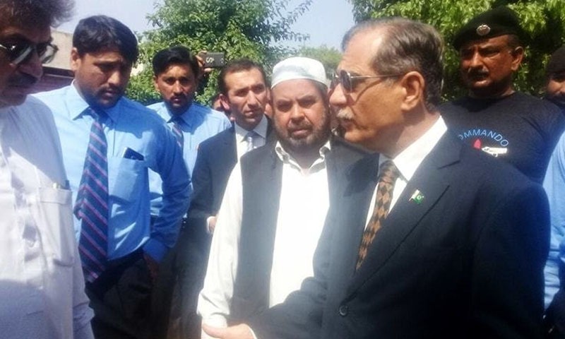 چیف جسٹس کا دورہ پشاور، شہدا اے پی ایس کے لواحقین سے تعزیت|urdurevamp.wpenginepowered.com