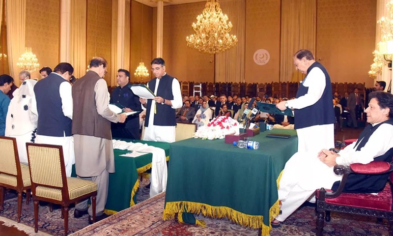 حکومت کی 28 رکنی کابینہ میں کراچی کے سات افراد شامل | urduhumnews.wpengine.com