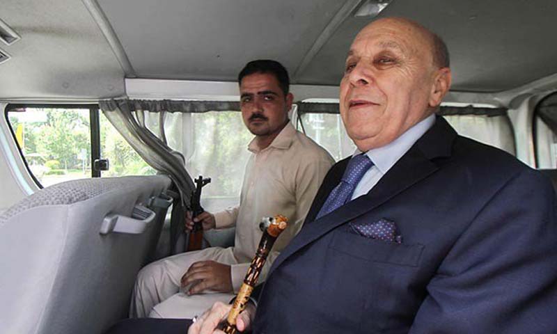 اومنی گروپ کیس: مجید برادران کی تحویل کی درخواست پر نوٹس جاری عدالت کا نیب کو اومنی گروپ کے مقدمات کی تفصیلات فراہم کرنے کا حکم