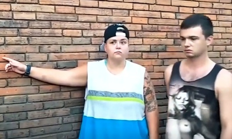 دیوار پر لکھنے کے الزام میں دو سیاح گرفتار | urduhumnews.wpengine.com