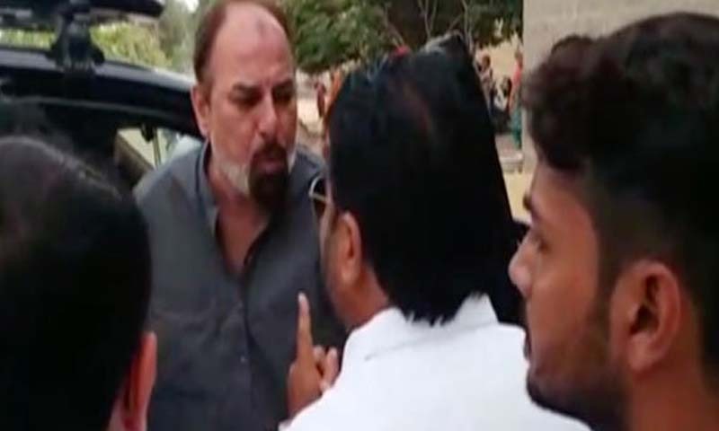 پی ٹی آئی کے اراکین اسمبلی میں جھگڑا، خرم شیرزمان کا نوٹس پی ٹی آئی کے دو اراکین اسمبلی کے درمیان، خرم شیرزمان کا نوٹس|urdurevamp.wpenginepowered.com