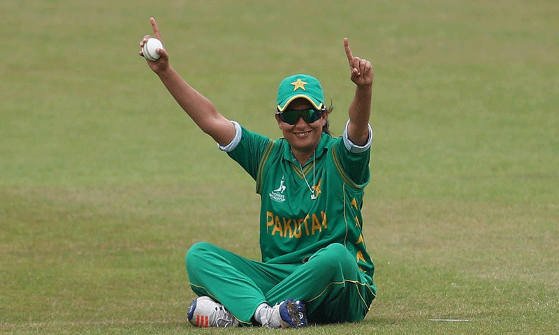 ویمن کرکٹ ٹیم کی سابق کپتان ثنا میر کی قرنطینہ میں سالگرہ