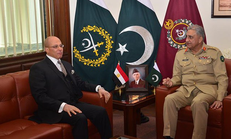 آرمی چیف سے مصر کے سفیر کی ملاقات | urduhumnews.wpengine.com