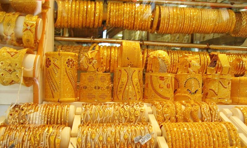 سونے کی قیمت میں 400 روپے کمی
