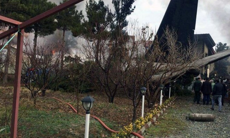 ایران میں کارگو طیارہ گر کر تباہ، ہلاکتوں کا خدشہ | urduhumnews.wpengine.com