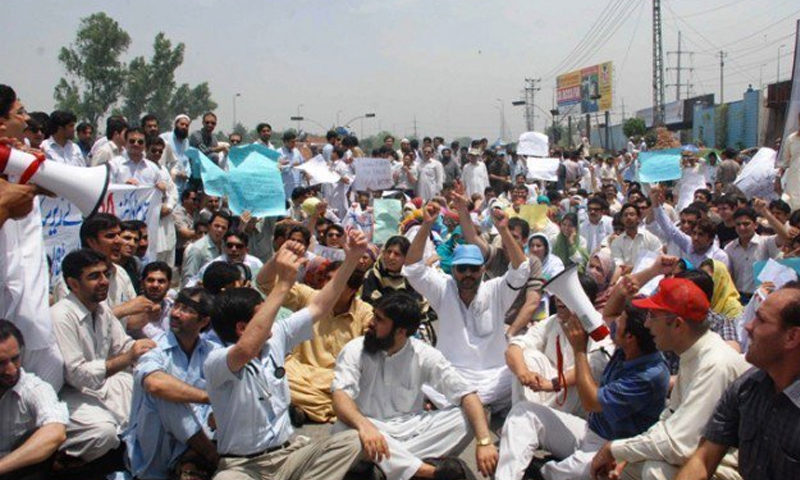 خیبرپختونخوا حکومت کی ہڑتالی ڈاکٹروں کے خلاف فیصلہ کن کارروائی