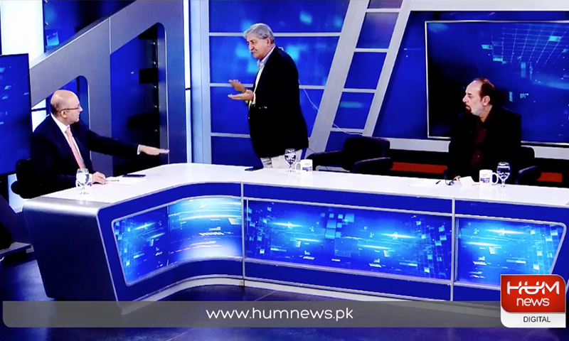 ندیم ملک لائیو میں نعیم الحق اور نوید قمر میں گرما گرمی ہوگئی | urduhumnews.wpengine.com