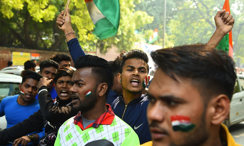 بھارت میں پولیس حراست کے دوران باپ بیٹے کی ہلاکت کے خلاف احتجاج