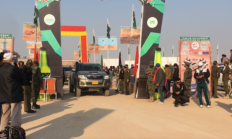 14ویں چولستان جیپ ریلی کا تیسرا روز، 69 گاڑیاں حصہ لیں گی