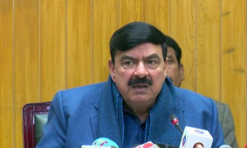 میں نے ملاقات کی بات کی تو قیامت آگئی، شیخ رشید