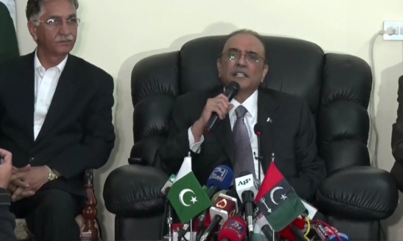 بیک سیٹ ڈرائیور کو سیاست نہیں آتی، زرداری