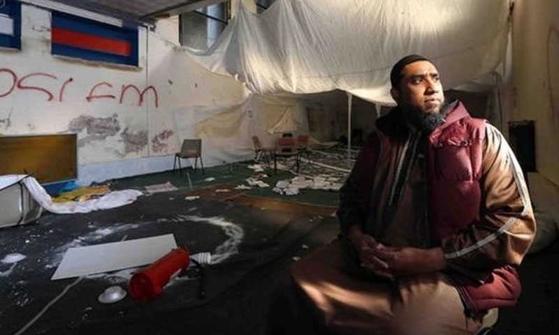 برطانیہ:مشتعل افرادکا نیو کاسل اسلامک سینٹر پر حملہ، توڑ پھوڑ