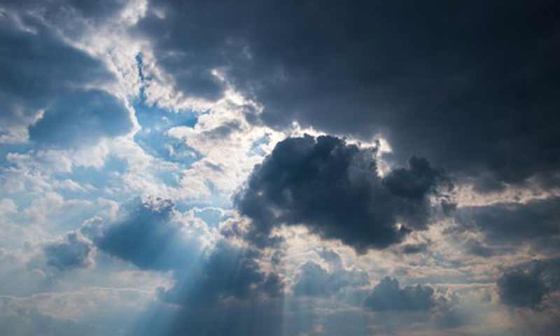 تیز ہوائیں چلنے