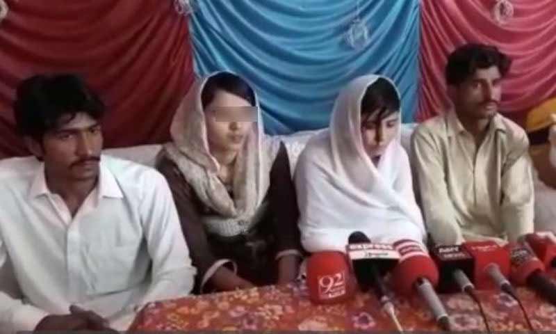 گھوٹکی کی نو مسلم لڑکیاں، عمریں ساڑھے 19 اور 18 سال نکلیں