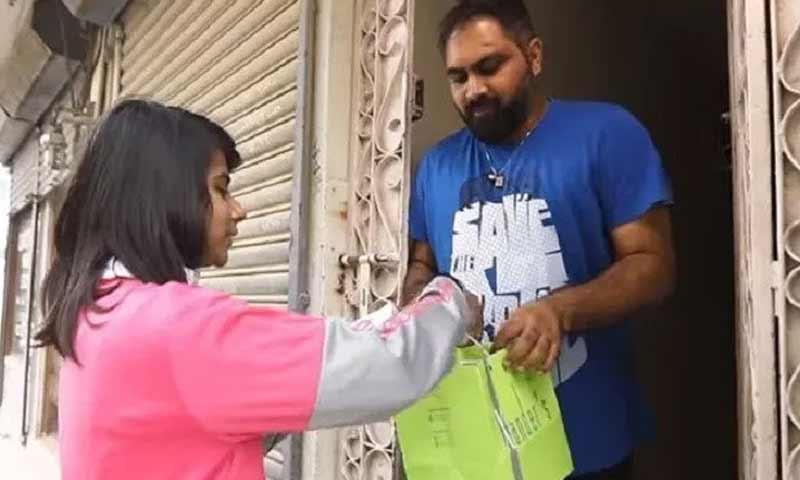 پاکستان کی پہلی’فوڈ رائیڈر‘ لڑکی