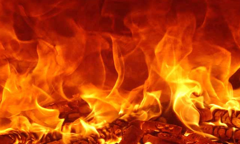 کراچی: نیو کراچی انڈسٹریل ایریا میں لگنے والی آگ پر قابو پا لیا گیا