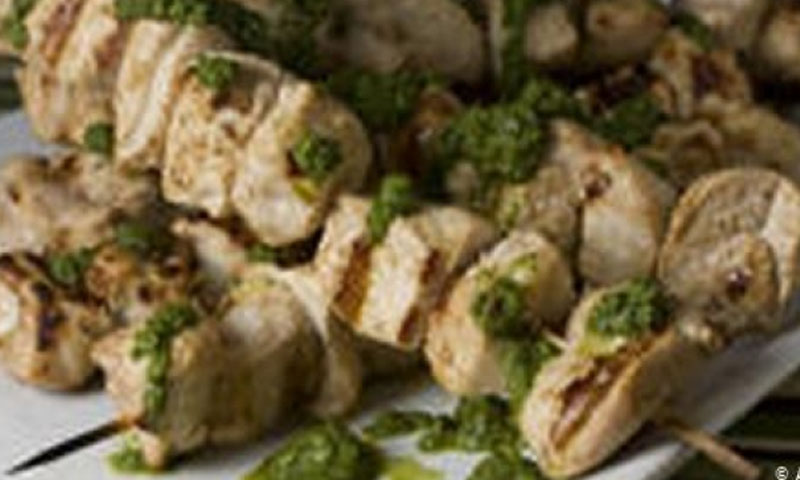 مرغی کا کم پکا گوشت انسانی صحت کے لیے خطرناک قرار