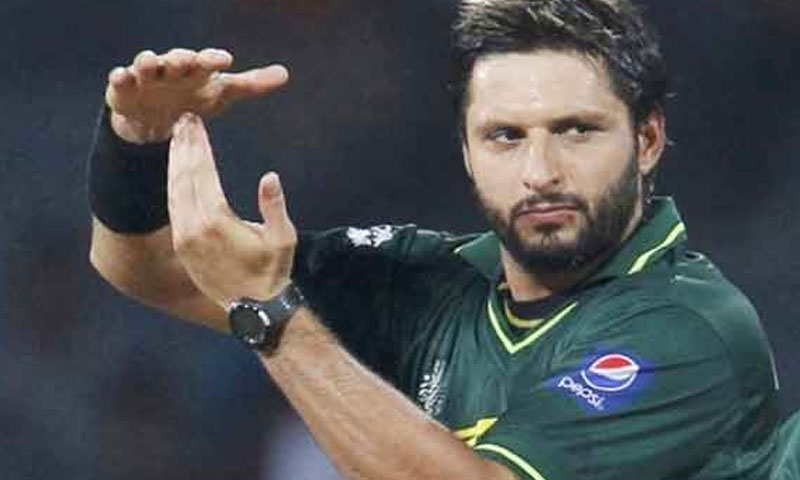 عمر کے معاملےمیں آفریدی بھی یوٹرن لے گئے