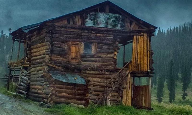 پاکستان میں آج بھی لکڑی کے گھر استعمال ہوتے ہیں