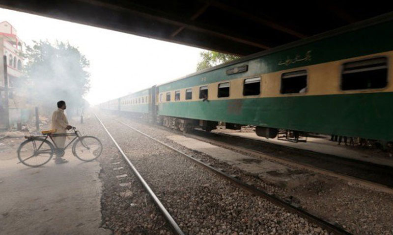 ریلوے خسارہ کیس: سپریم کورٹ میں پیشرفت رپورٹ جمع