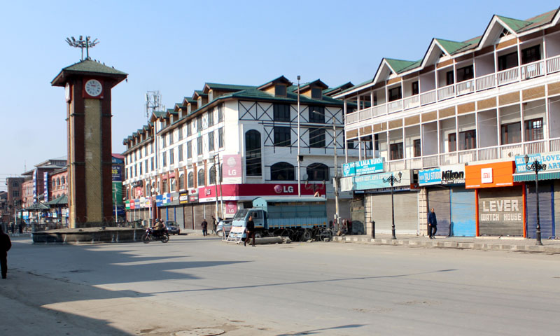 مقبوضہ کشمیر: کاروبار زندگی معطل، سڑکوں پرسناٹا