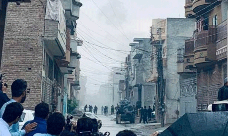 جب خودکش بمبار کو تھپڑ پڑ گئے۔۔۔