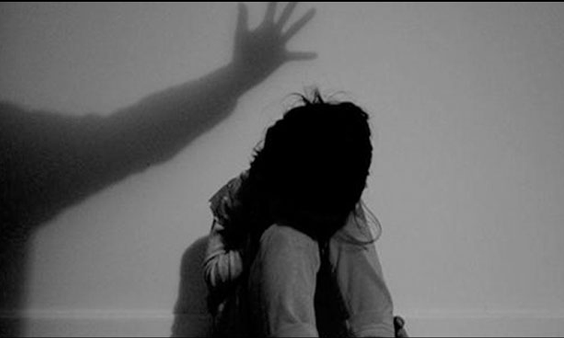 شرقپور شریف میں ٹیچر کا طالبہ پر بدترین تشدد، ویڈیو وائرل