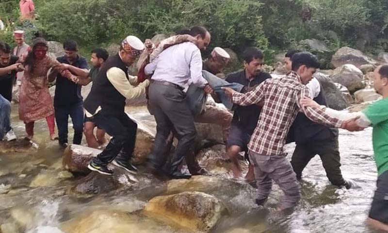 بھارت میں بس حادثہ،32 افراد ہلاک