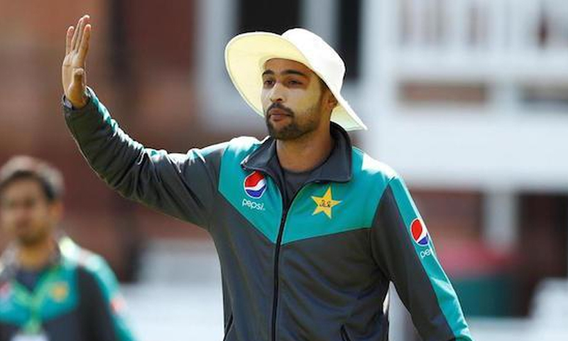 ‘برائے مہربانی گالیاں نہ دیں‘، عامر کی اپیل اور ملک کی دہائی