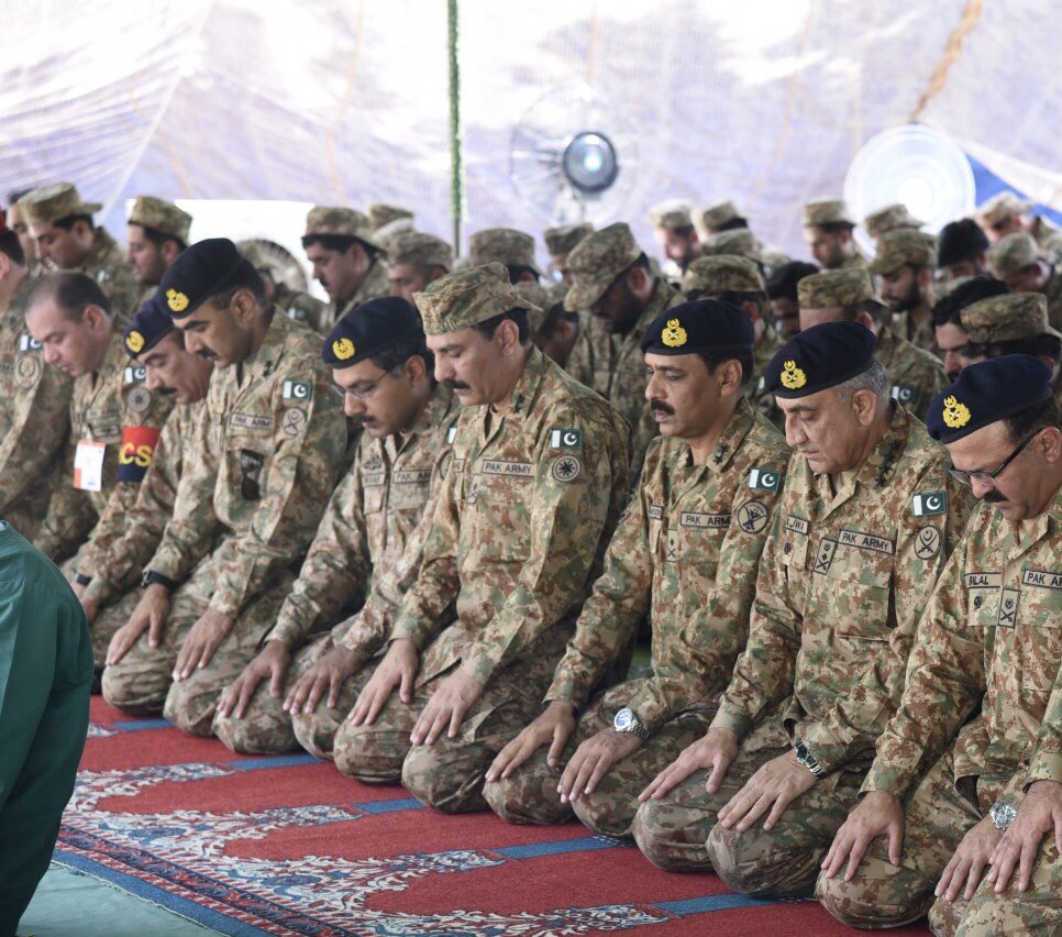 دفاعی بجٹ میں کٹوتی کا فیصلہ قوم پر احسان نہیں، آرمی چیف