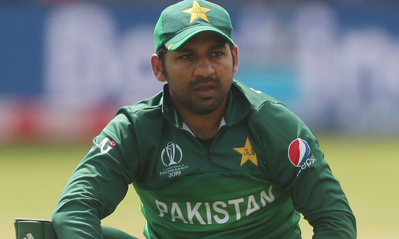 رن ریٹ کے بارے میں نہیں سوچ رہے، سرفراز